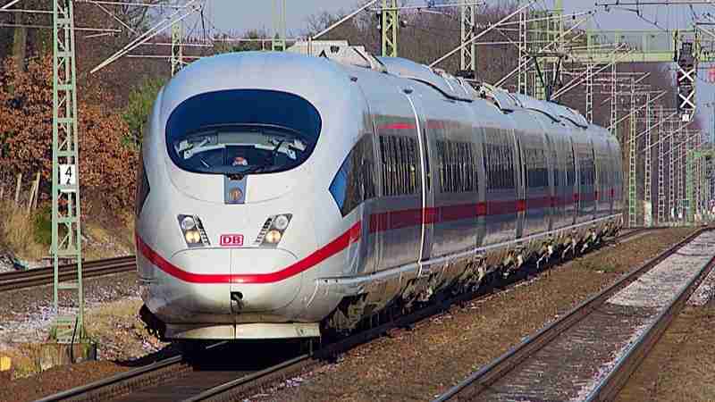 ICE 3 high-speed train of DB, tags: der - CC BY-SA